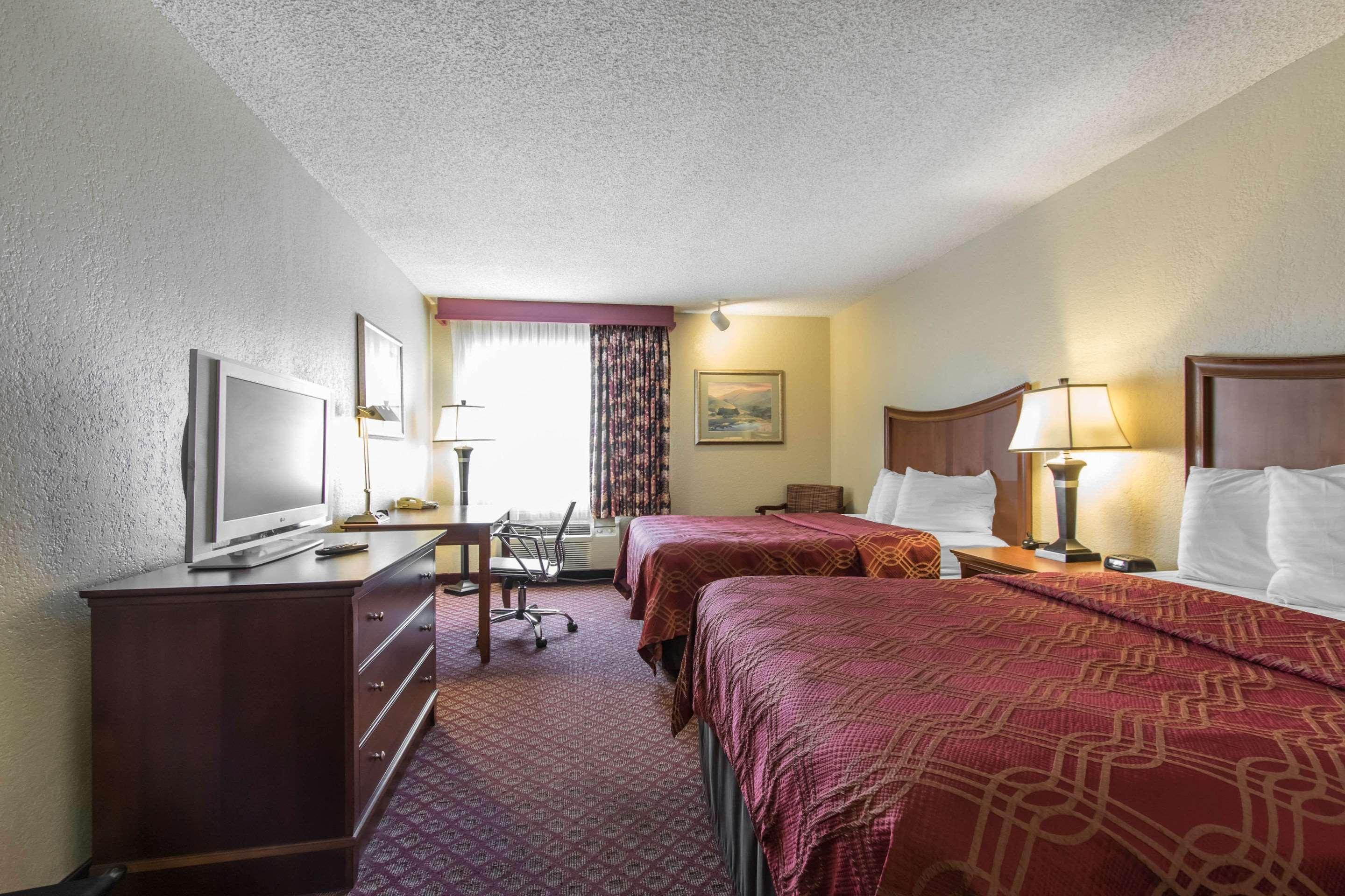Econo Lodge Inn&Suites Joplin Esterno foto