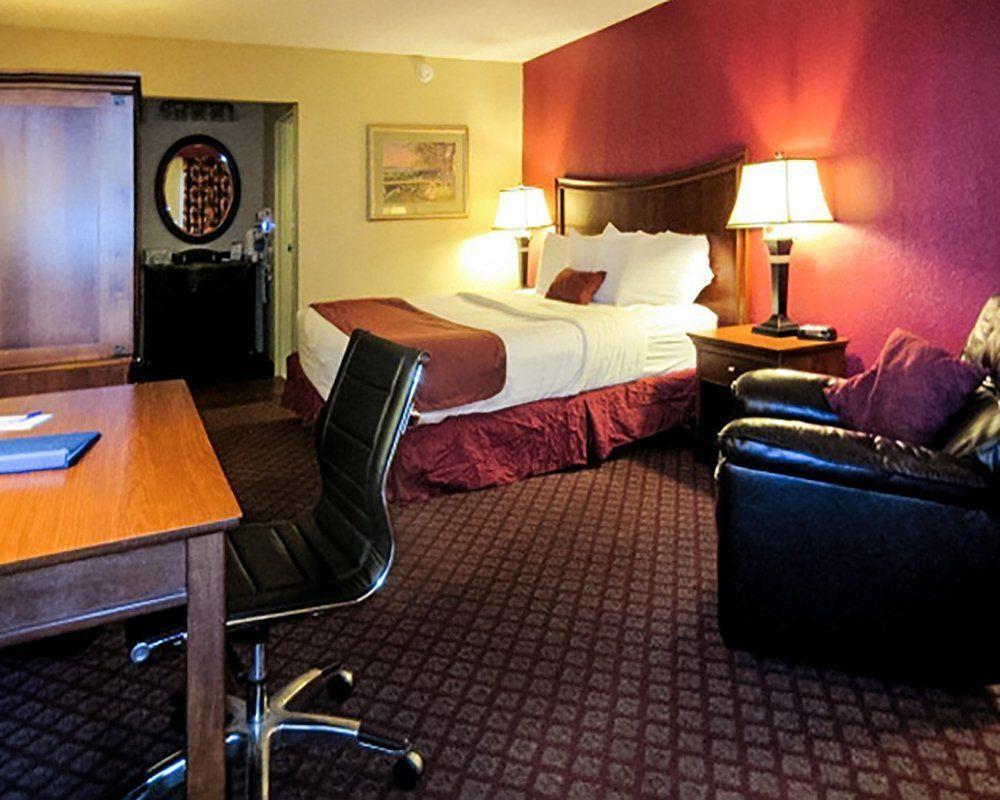 Econo Lodge Inn&Suites Joplin Esterno foto