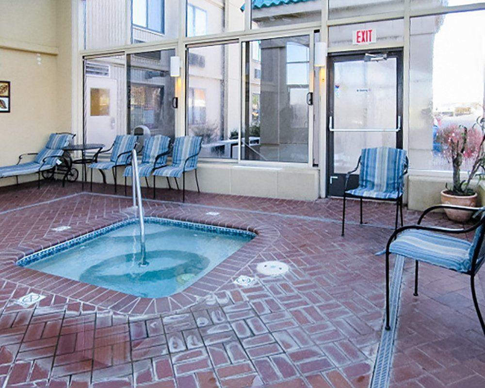 Econo Lodge Inn&Suites Joplin Esterno foto